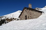 08 Salgo in direttissima passando dalla bella Baita a mezza costa 